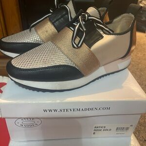 Worn Steve Madden sneakers in great condition